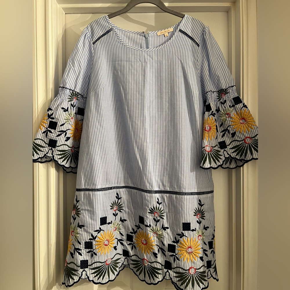 Skies are Blue Floral Embroidery Bell Sleeve Size Large Dress